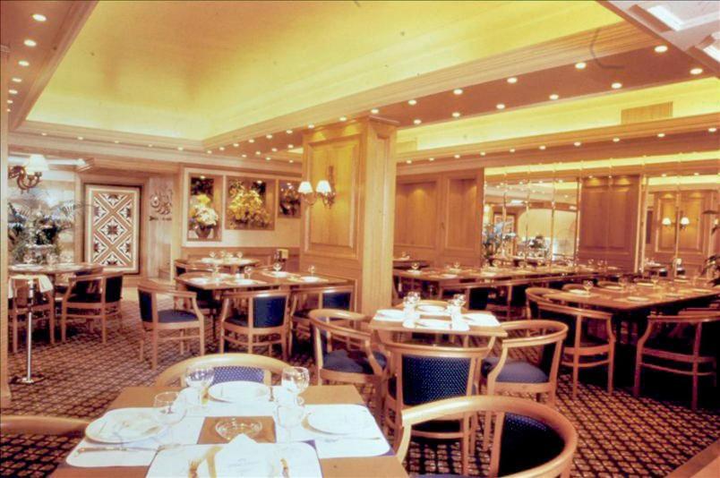 Grand Hotel Бейрут Экстерьер фото